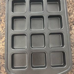 PAMPERED CHEF BROWNIE PAN